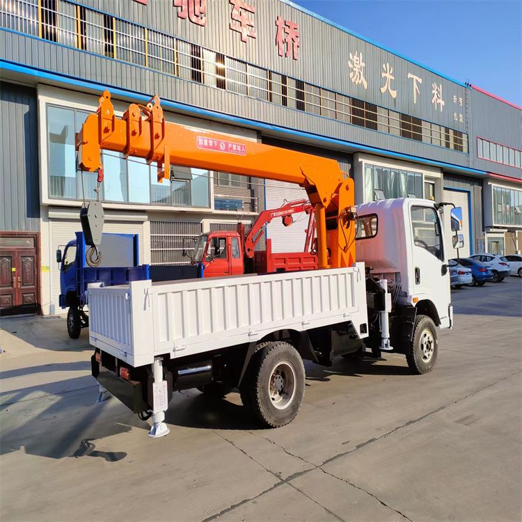 珲春市三轮随车吊定制 农用改装机自备吊中瑞长期出售