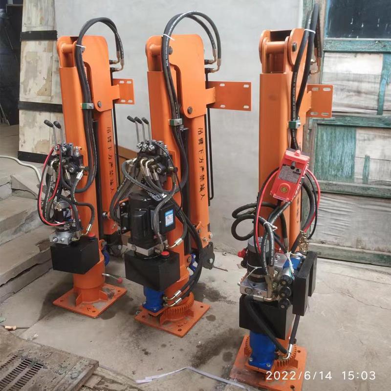 珲春市重汽蓝牌随车吊 3.2吨 国六动力强 液压驱动 农用自卸起重机